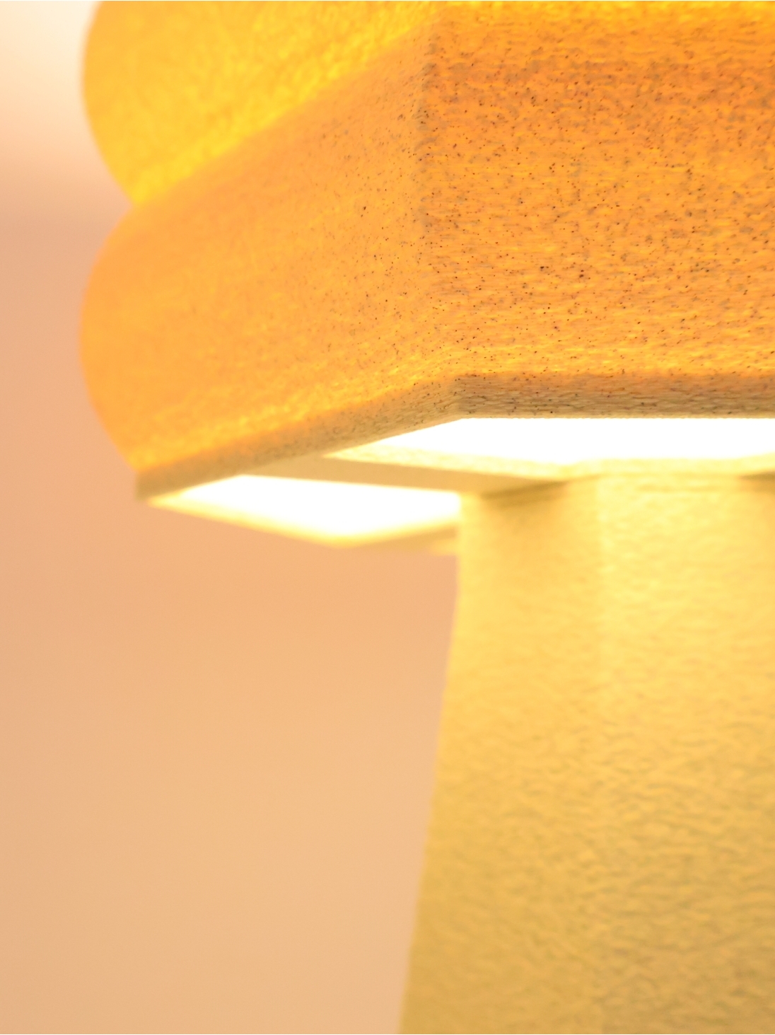 Thaïs – Lampe à poser design, GRANIT, Essentiel