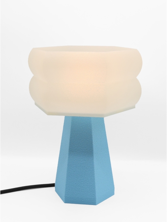 Aline – Lampe à poser hexagonale, abat-jour coquilles Saint-Jacques & pied Pastel, taille Essentiel