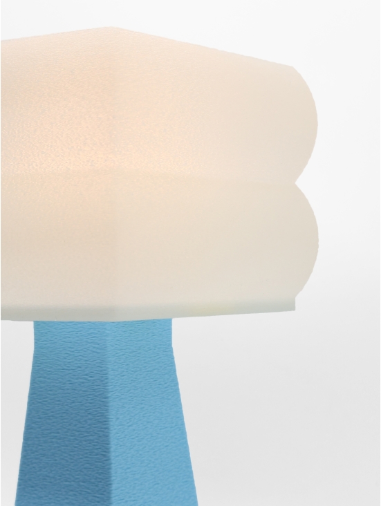 Aline – Lampe à poser hexagonale, abat-jour coquilles Saint-Jacques & pied Pastel, taille Essentiel