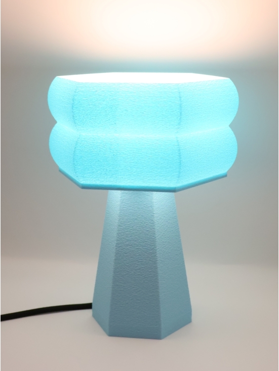 Thaïs pastel – Lampe à poser design hexagonale, taille Essentiel