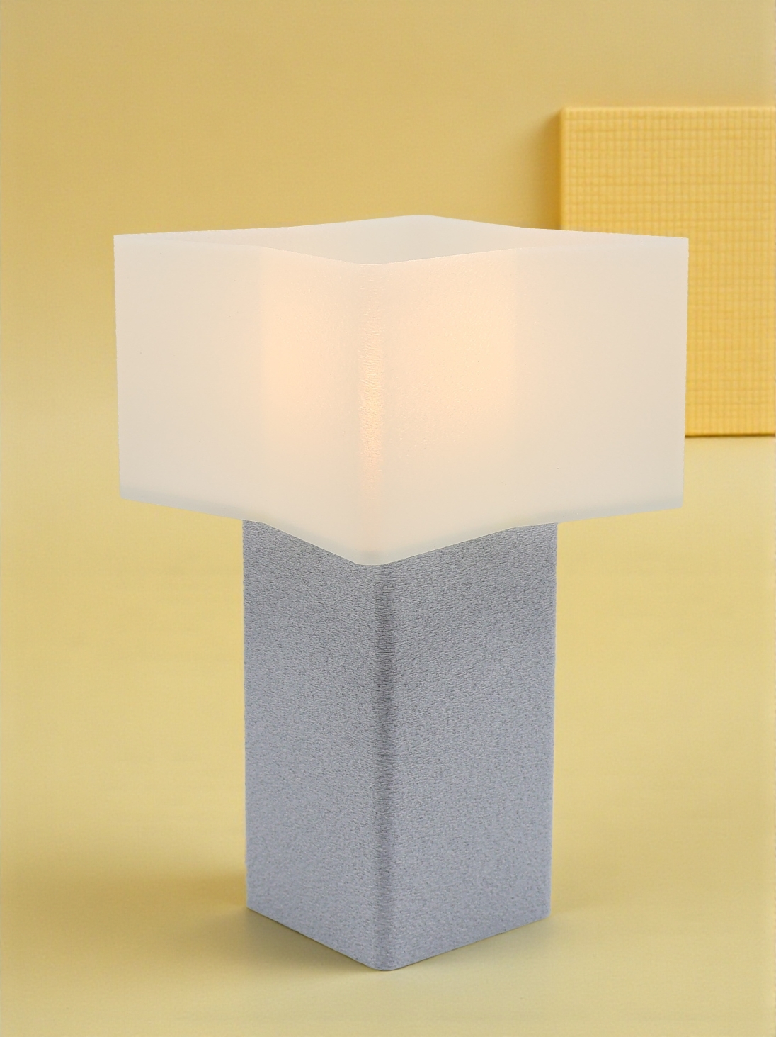 Priscilla – Lampe à poser design, GRANIT, Essentiel Priscilla – Lampe à poser design, GRANIT, Essentiel