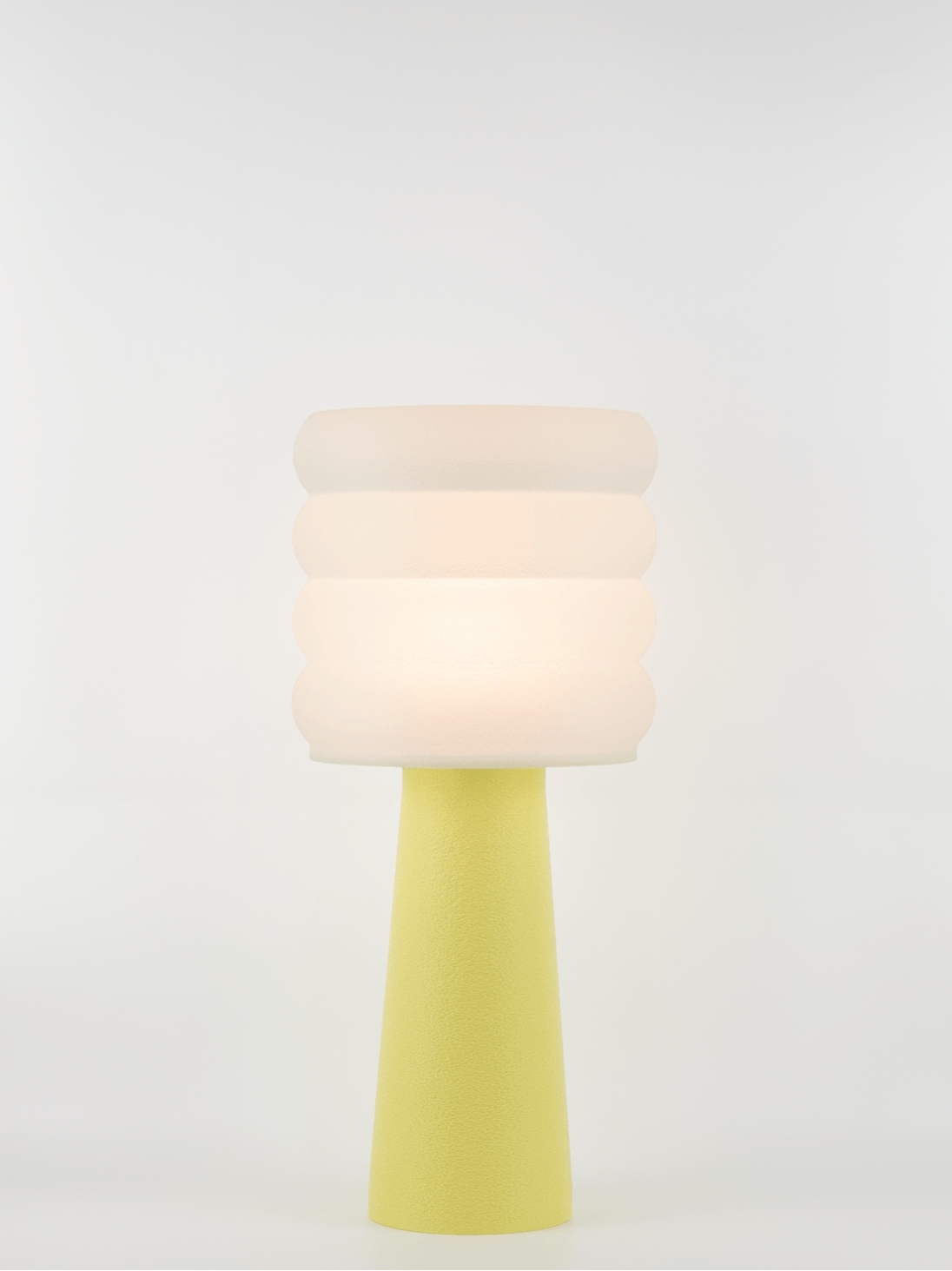 Coralie – Lampe à poser pastel jaune, large