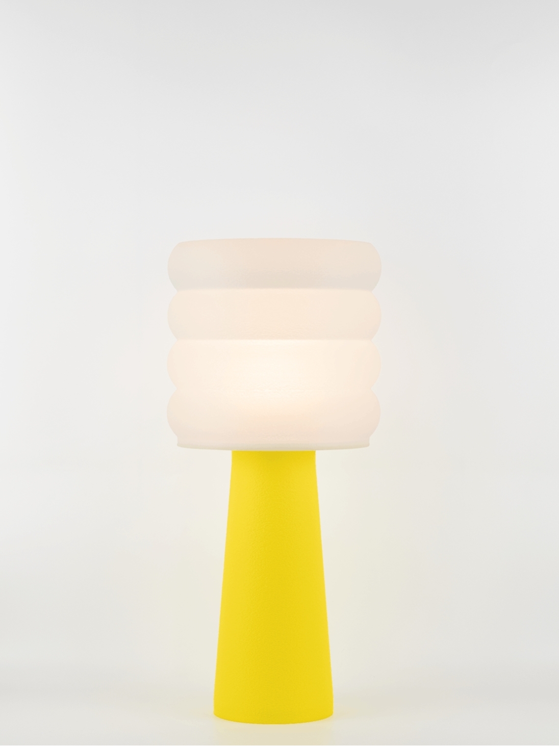 Coralie – Lampe à poser pop jaune, large