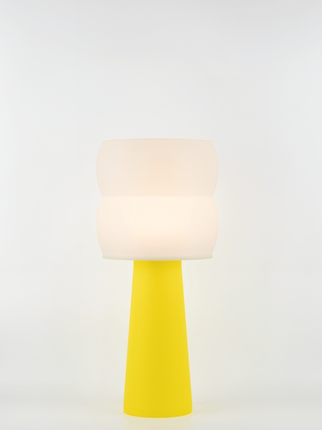 Stella – Lampe à poser pop jaune, large