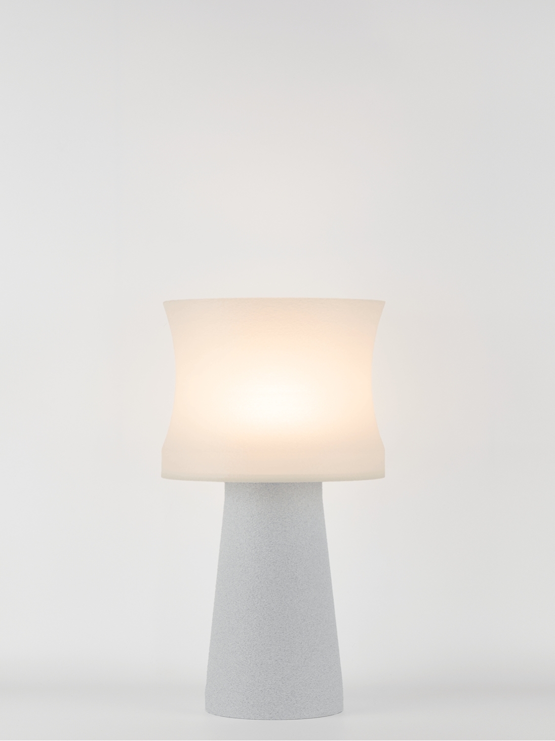 Aurélie – Lampe à poser granit grise, médium