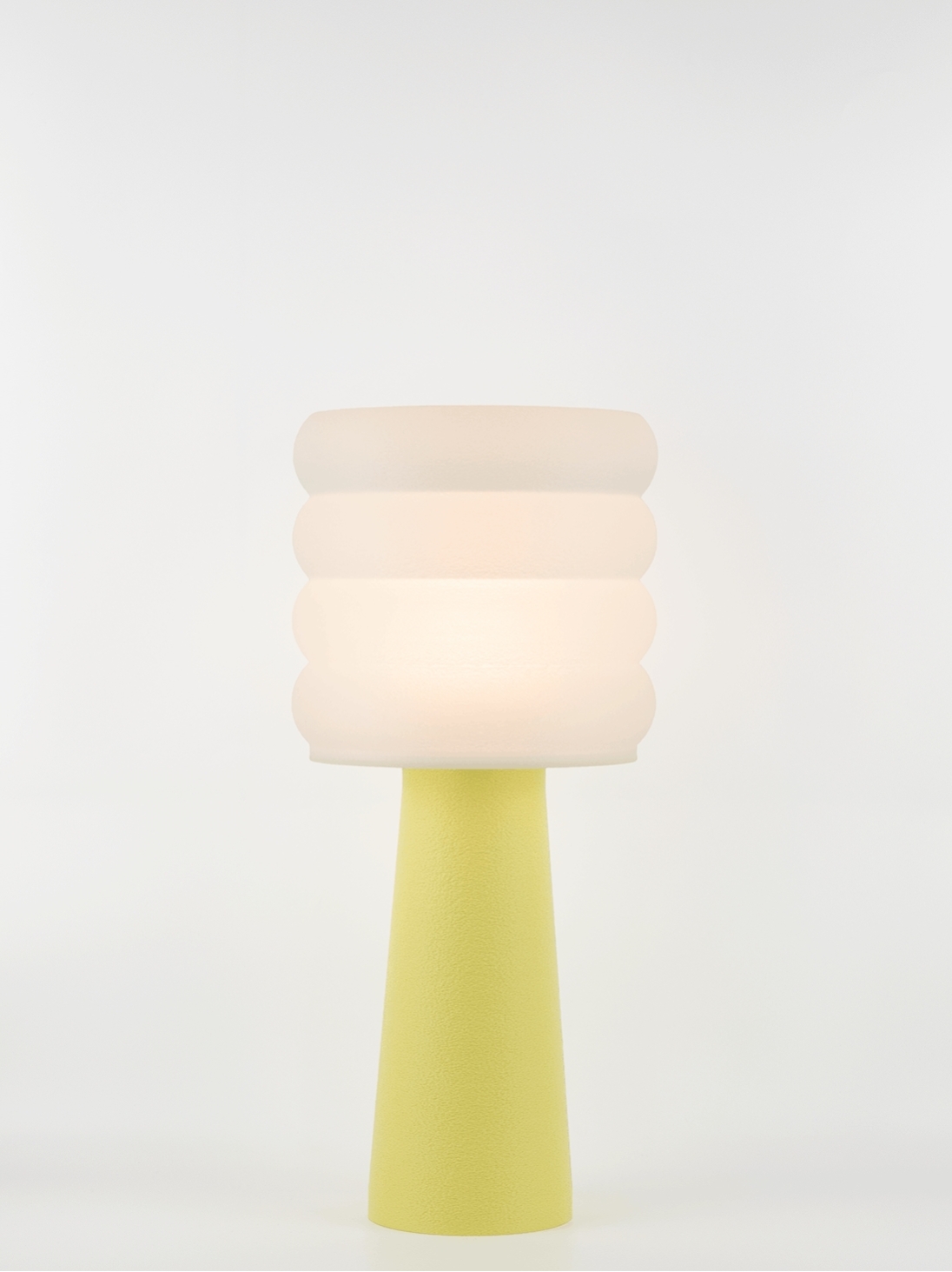 Coralie – Lampe à poser pastel jaune, large