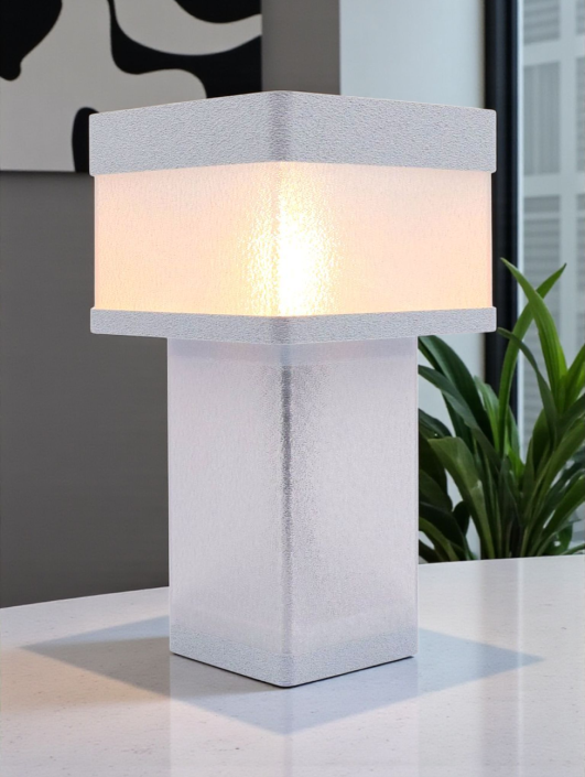 Priscilla – Lampe à poser design finition Granit – Disponible en plusieurs couleurs
