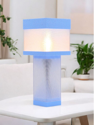 Jacqueline – Lampe à poser design finition Pastel Bleu – Disponible en plusieurs couleurs