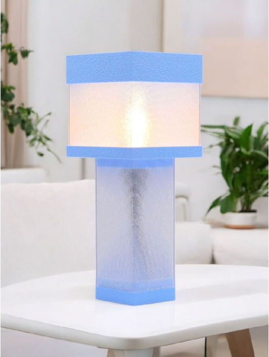 Jacqueline – Lampe à poser design finition Pastel Bleu – Disponible en plusieurs couleurs