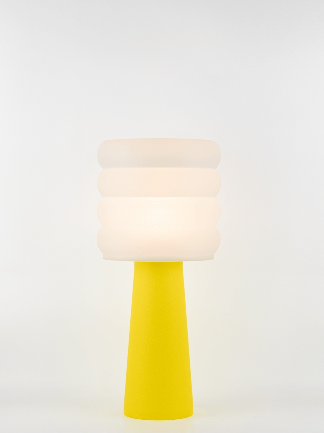 Coralie – Lampe à poser pop jaune, large