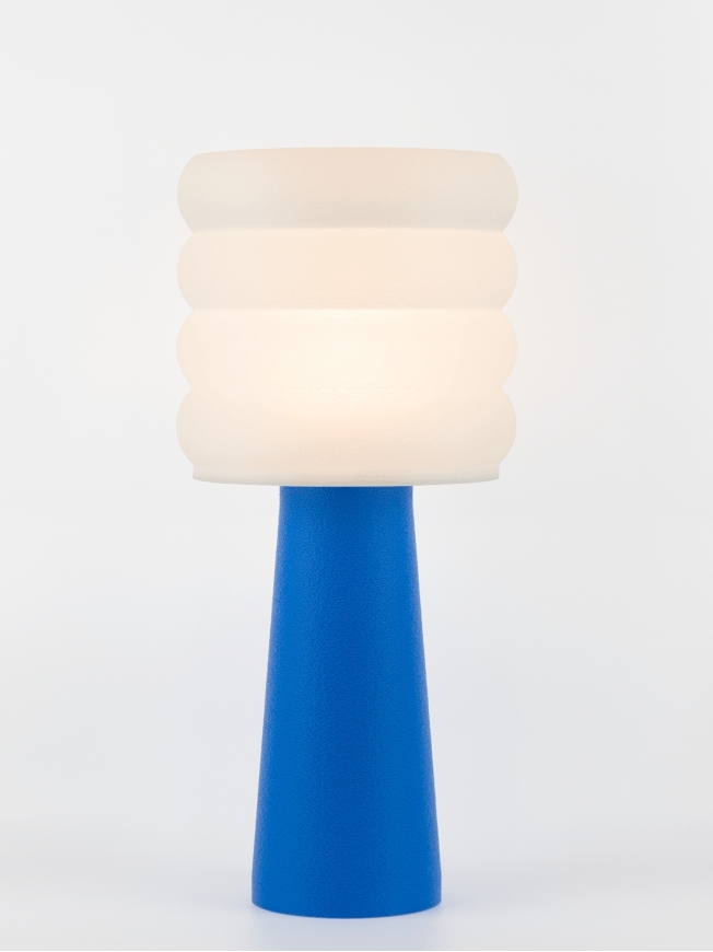 Coralie – Lampe à poser pop bleu, large