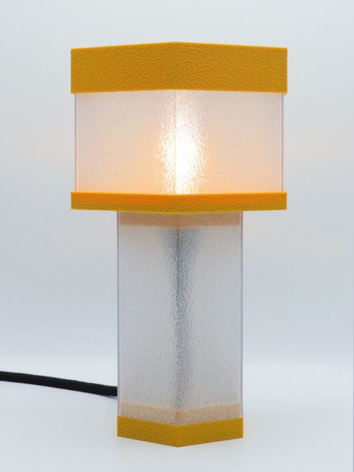 Jacqueline – Lampe à poser en impression 3D – Disponible en toutes couleurs POP