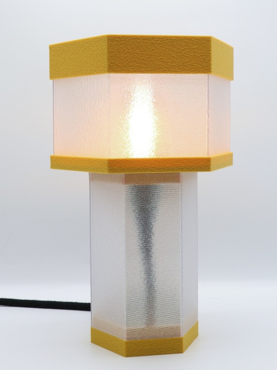 Jacqueline – Lampe à poser en impression 3D – Disponible en toutes couleurs POP