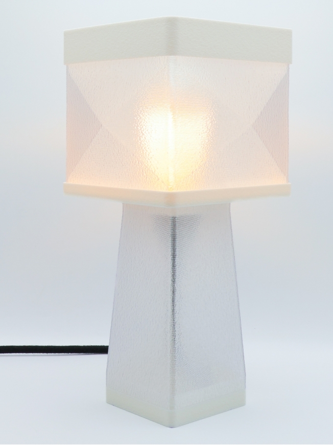Isabelle – Lampe à poser design, POP, Équilibre